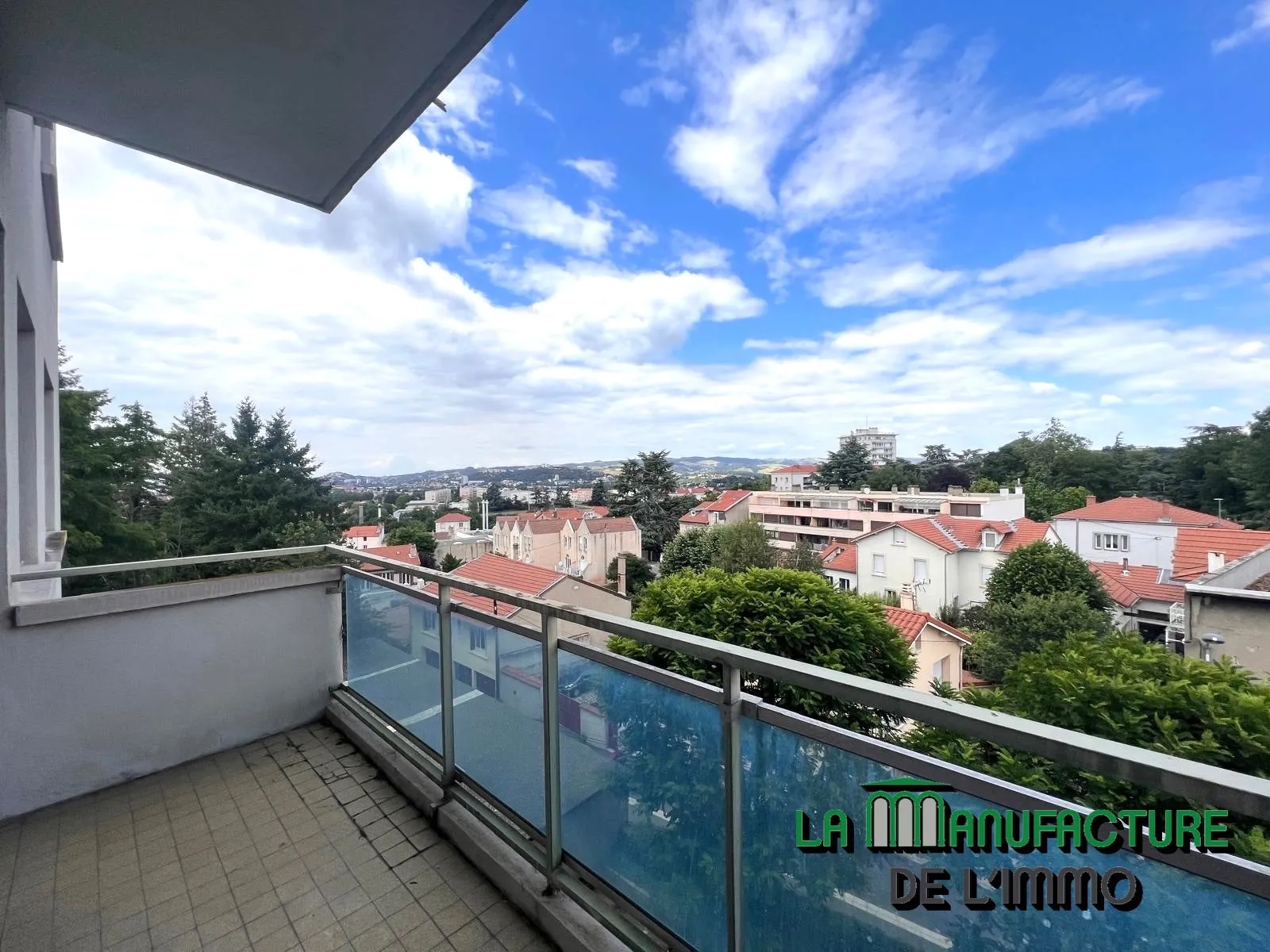 À vendre : Appartement F5 à Saint-Étienne Monthieu avec garage et cave 