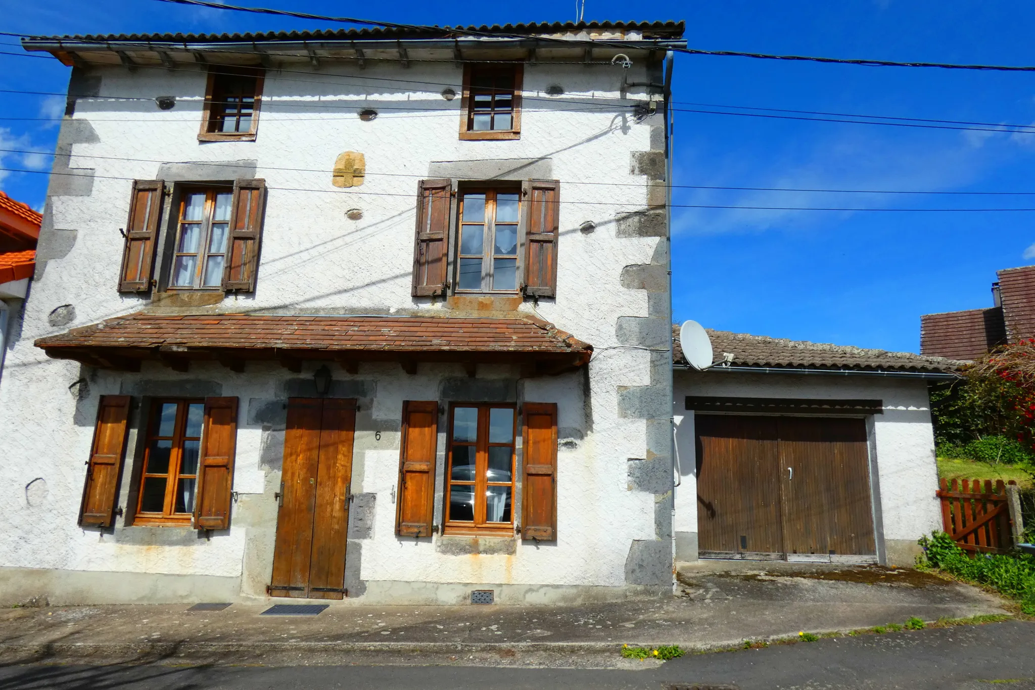 À vendre : Maison auvergnate en pierre à Aurillac - 4 chambres 