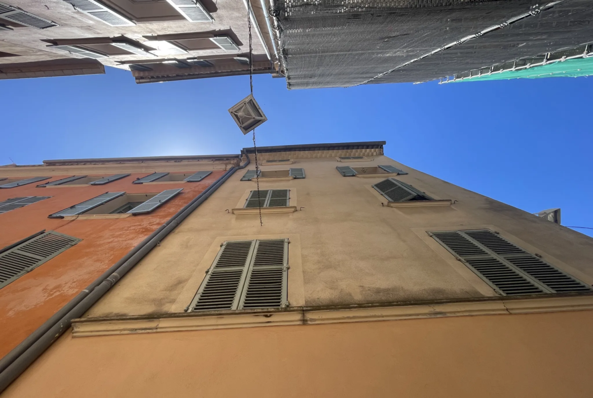 À vendre : Appartement 2 pièces de 52 m² à Toulon, quartier Saint Louis 