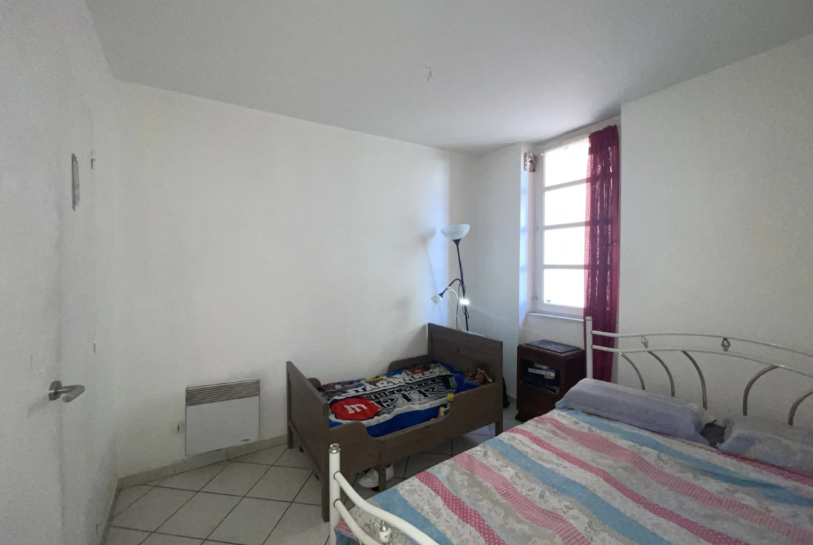 À vendre : Appartement 2 pièces de 52 m² à Toulon, quartier Saint Louis 