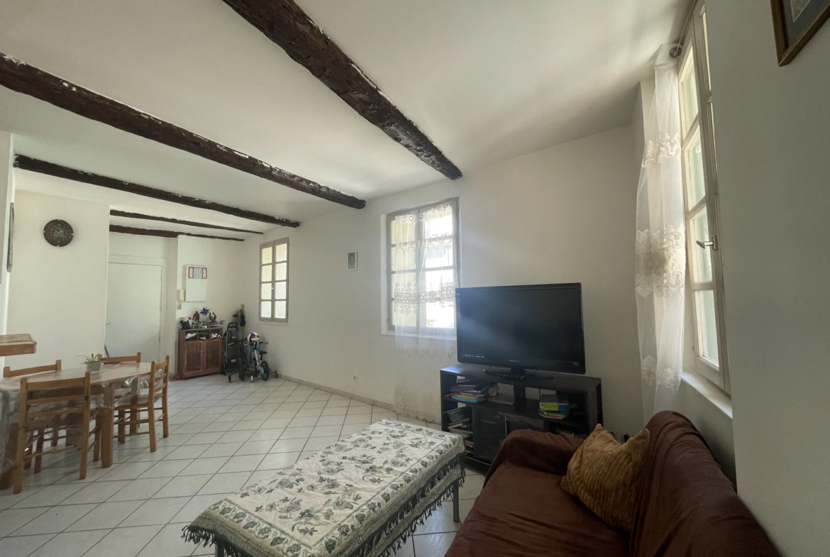 À vendre : Appartement 2 pièces de 52 m² à Toulon, quartier Saint Louis 