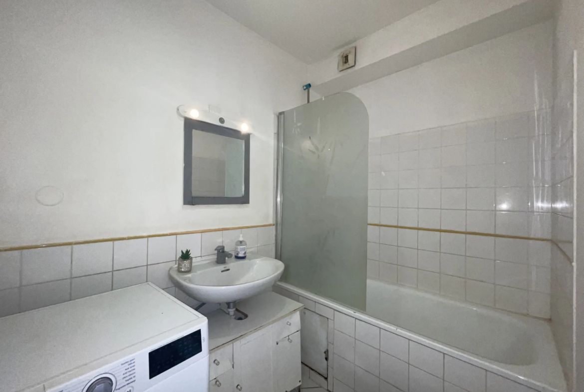 À vendre : Appartement 2 pièces de 52 m² à Toulon, quartier Saint Louis 