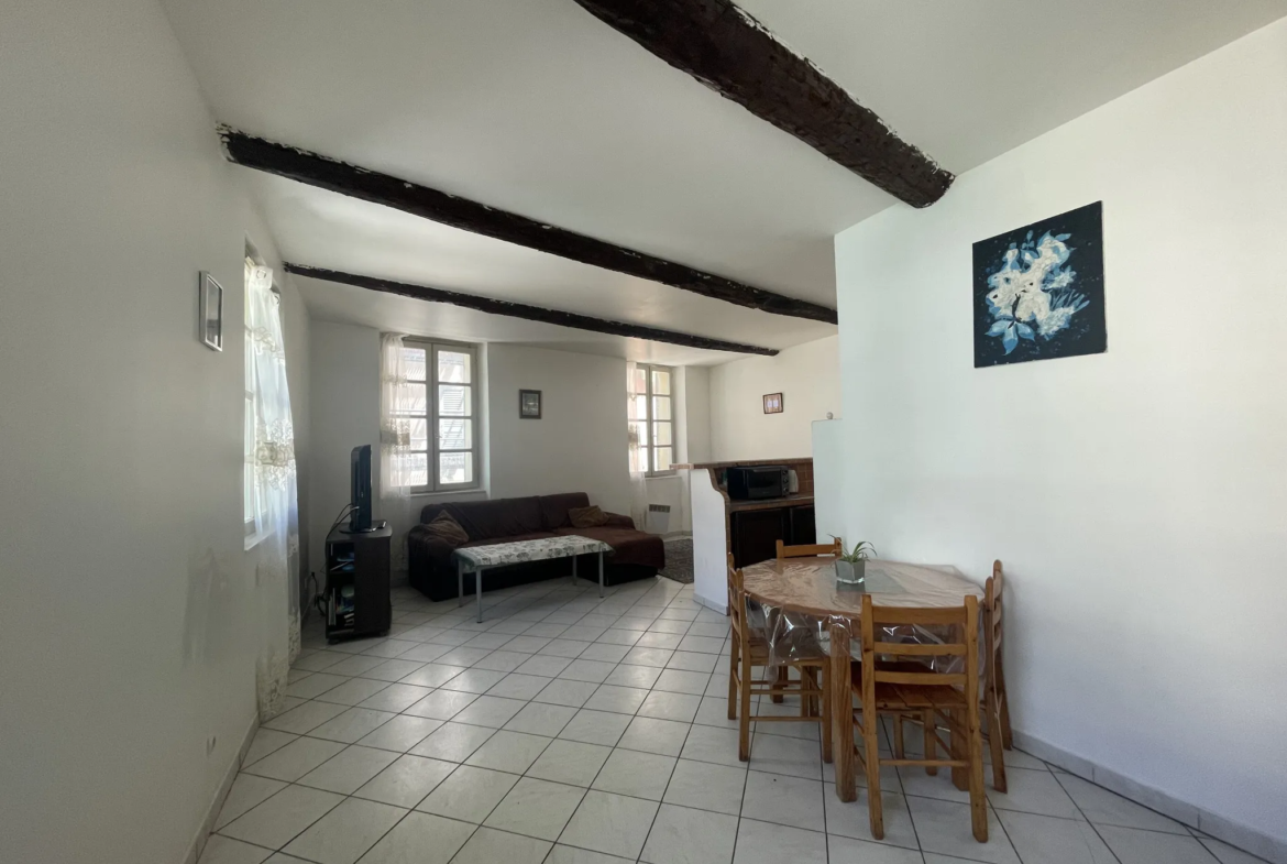 À vendre : Appartement 2 pièces de 52 m² à Toulon, quartier Saint Louis 