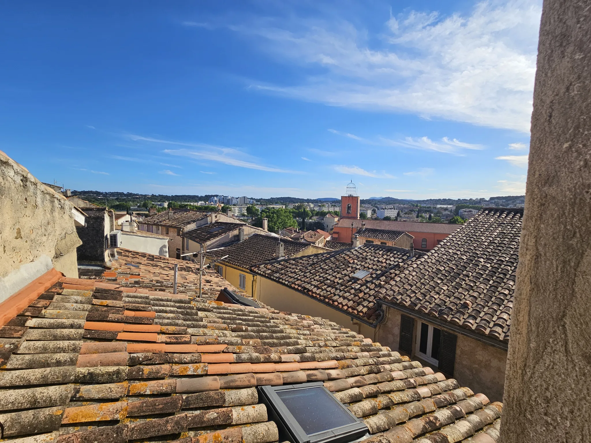 Investissement : Appartement T2 Loué au Centre Historique de La Garde 