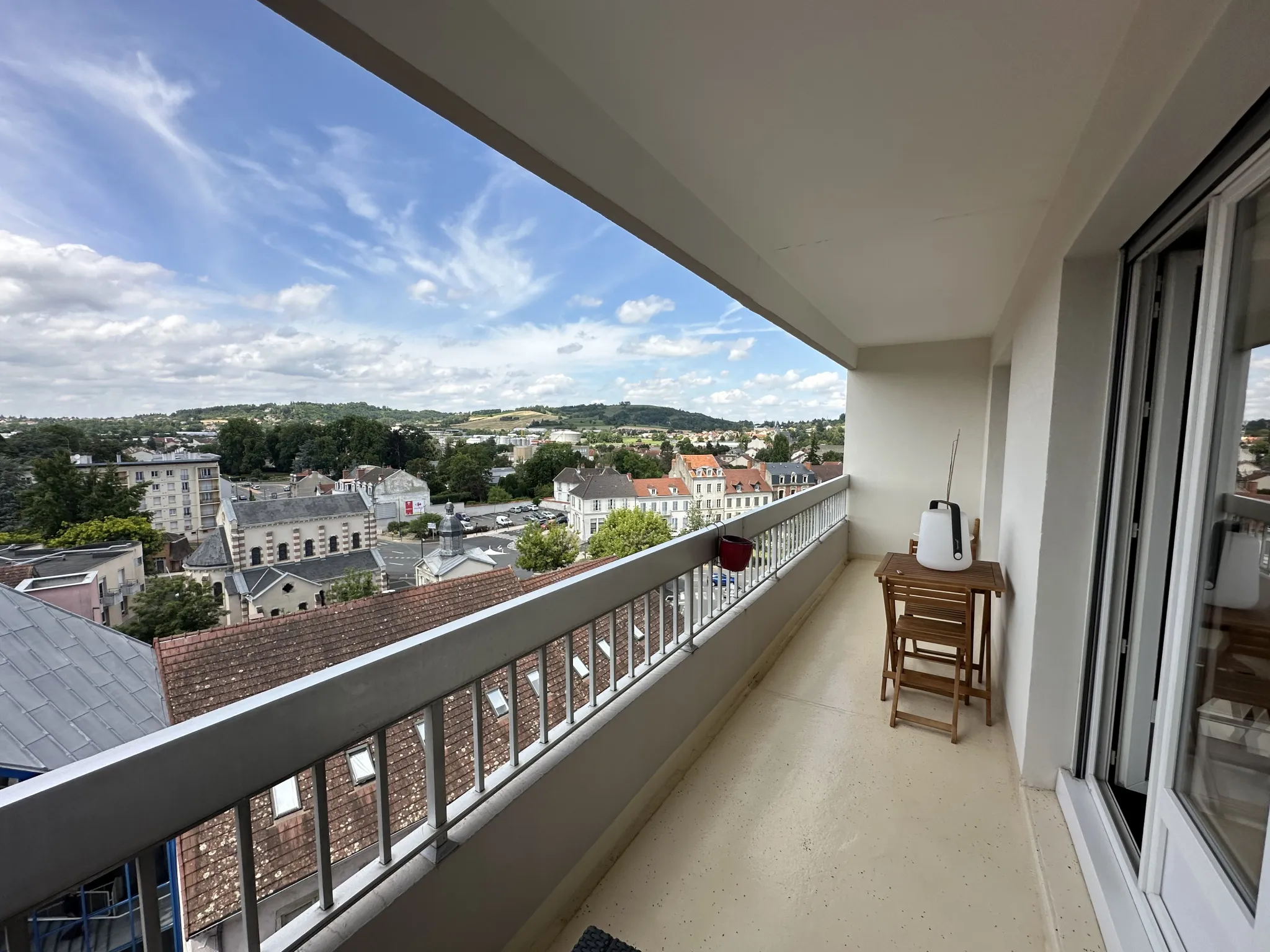 Bel Appartement T3 Rénové à Cusset - 149 000 € 