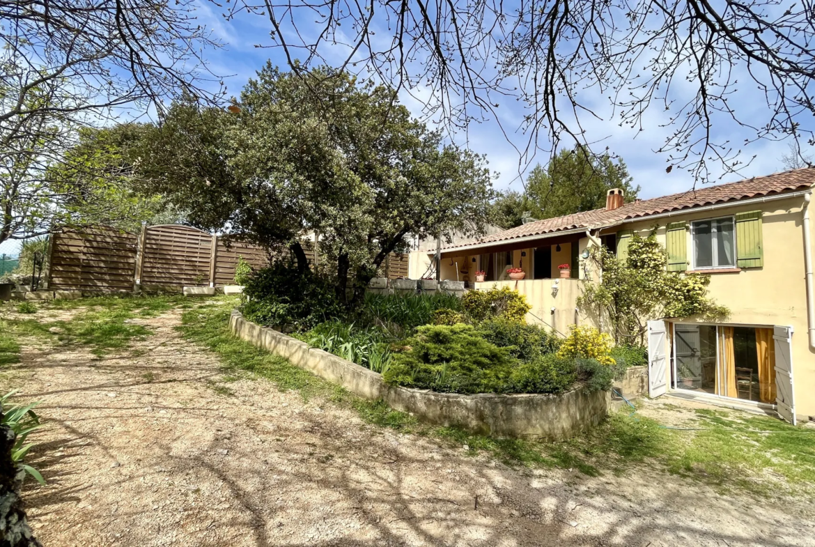 Jolie villa de 104 m² à vendre à Apt, Luberon 