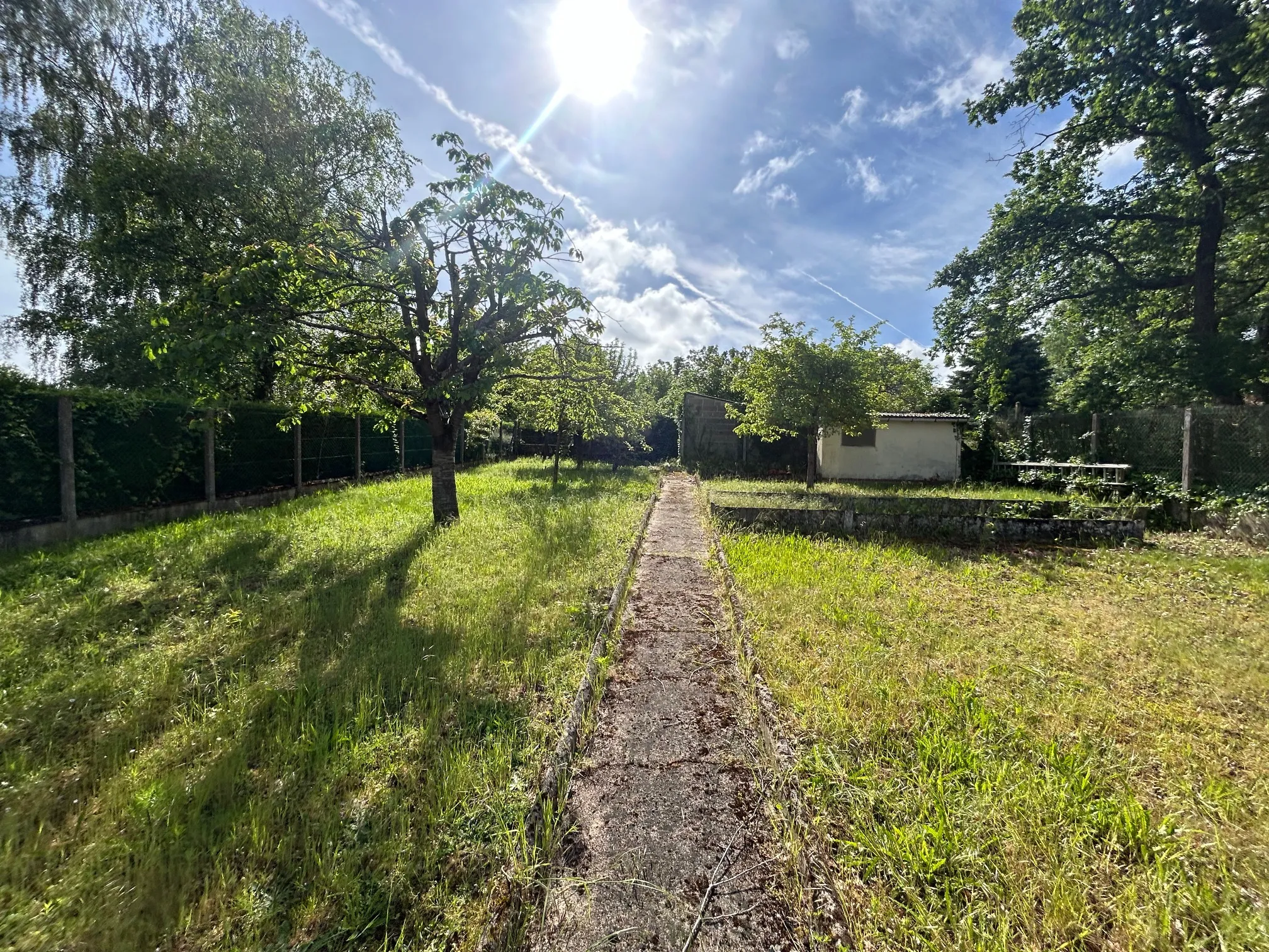 Maison 5 pièces à Morigny Champigny avec jardin et dépendances 