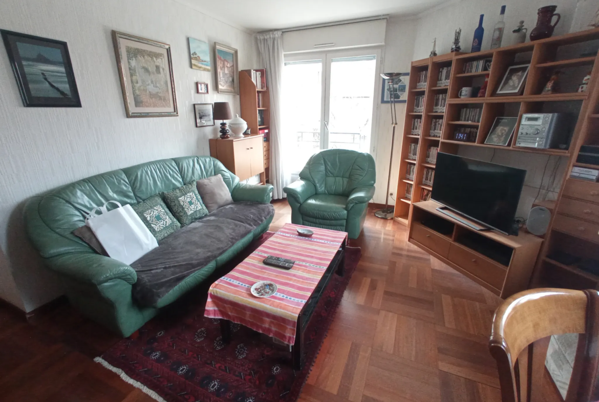 À vendre : Appartement F2 à Cergy Préfecture avec Balcon et Parking 