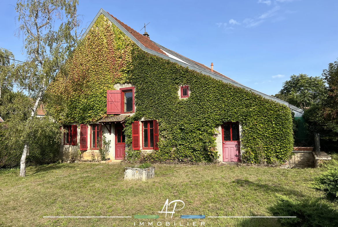 Maison ancienne à rénover avec jardin à Beire le Chatel 