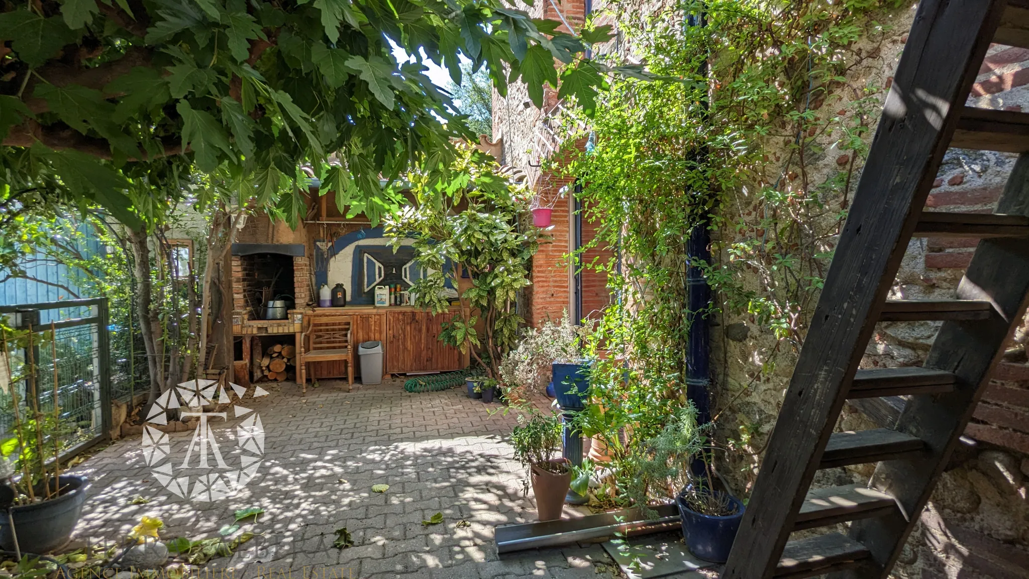 Maison de caractère rénovée en loft à St André 