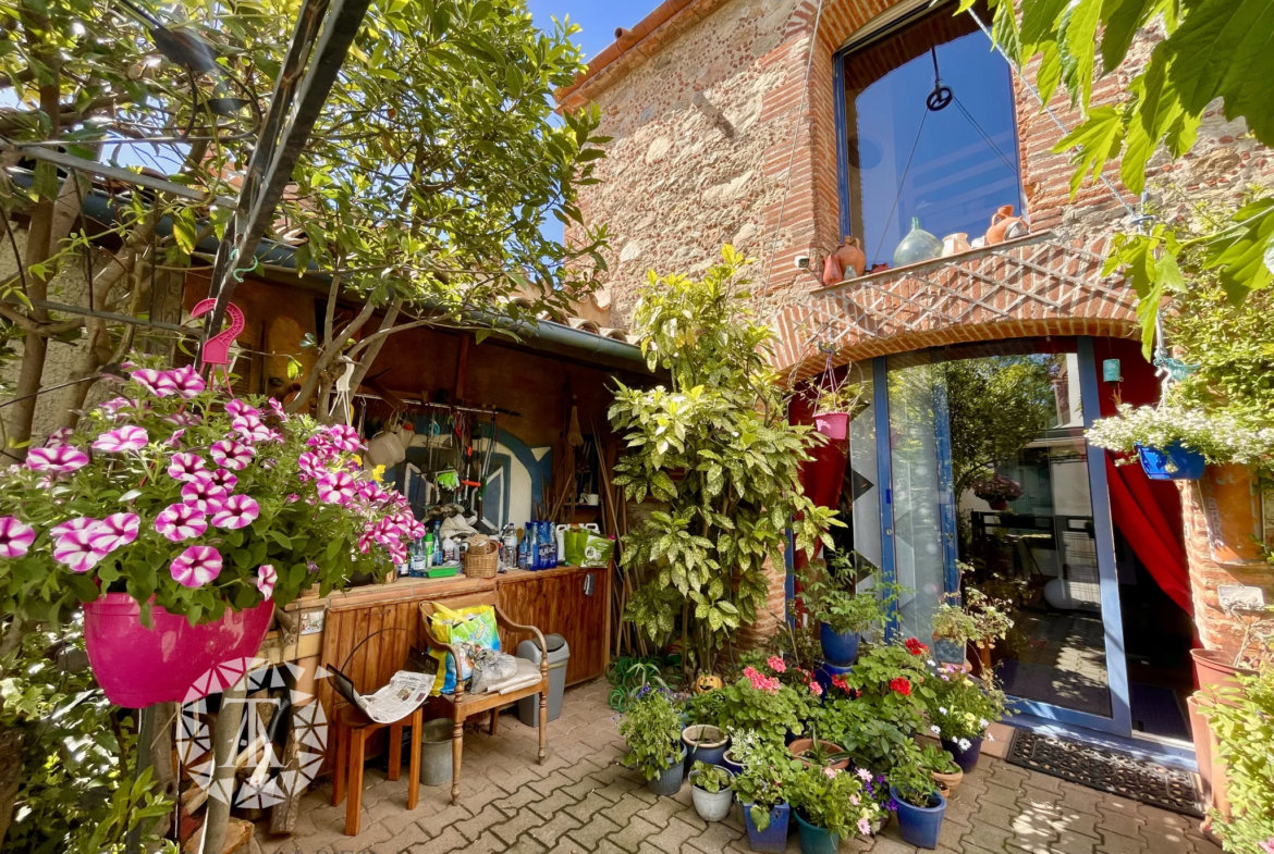 Maison de caractère rénovée en loft à St André 