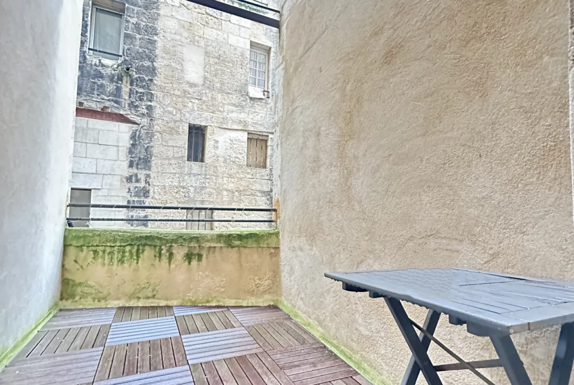 Appartement studio à vendre à Bordeaux - Porte de Bourgogne avec terrasse 