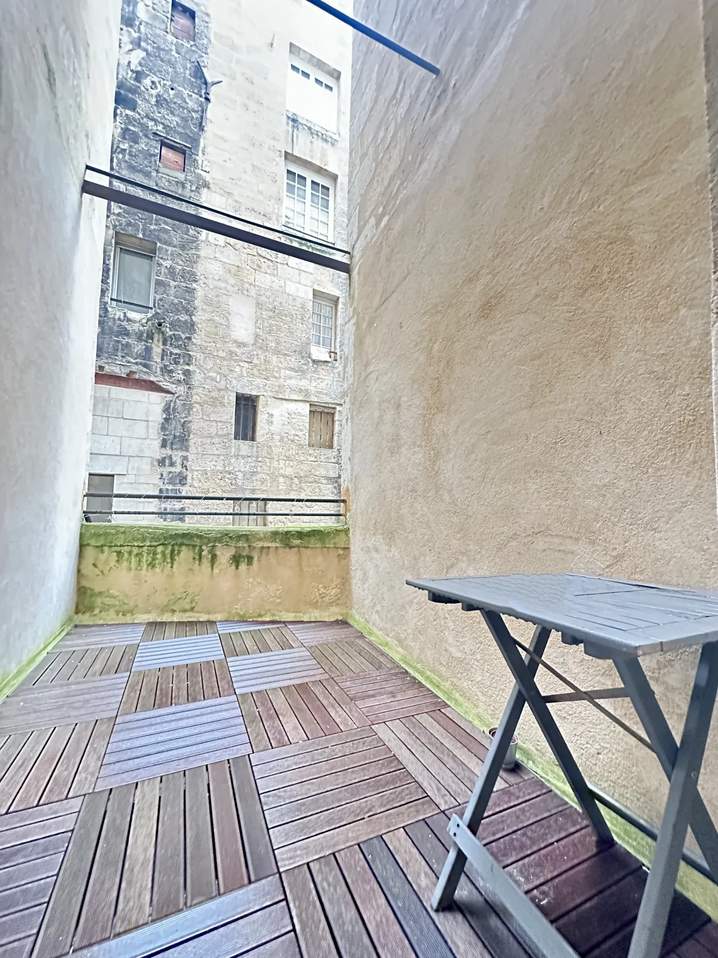 Appartement studio à vendre à Bordeaux - Porte de Bourgogne avec terrasse 