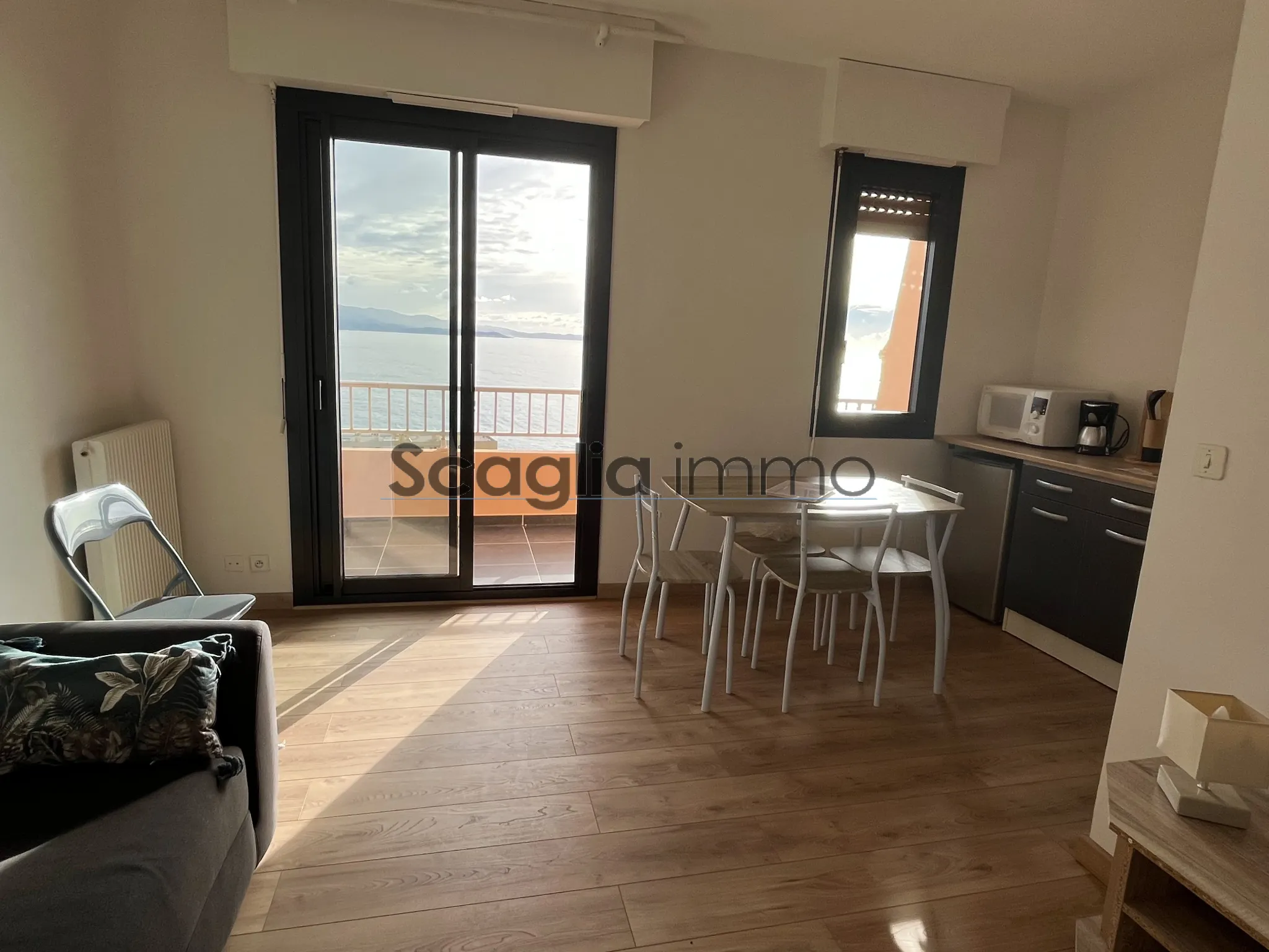 Vente d'un studio à Ajaccio avec vue sur la mer 