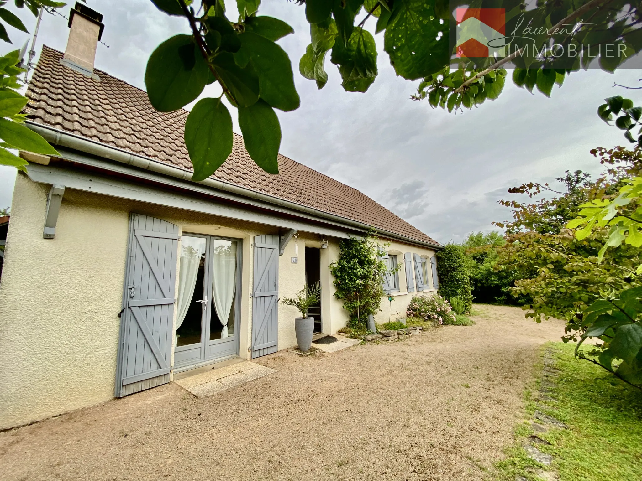 Maison 4 chambres à Sennecey-Le-Grand de 135m2 à vendre 