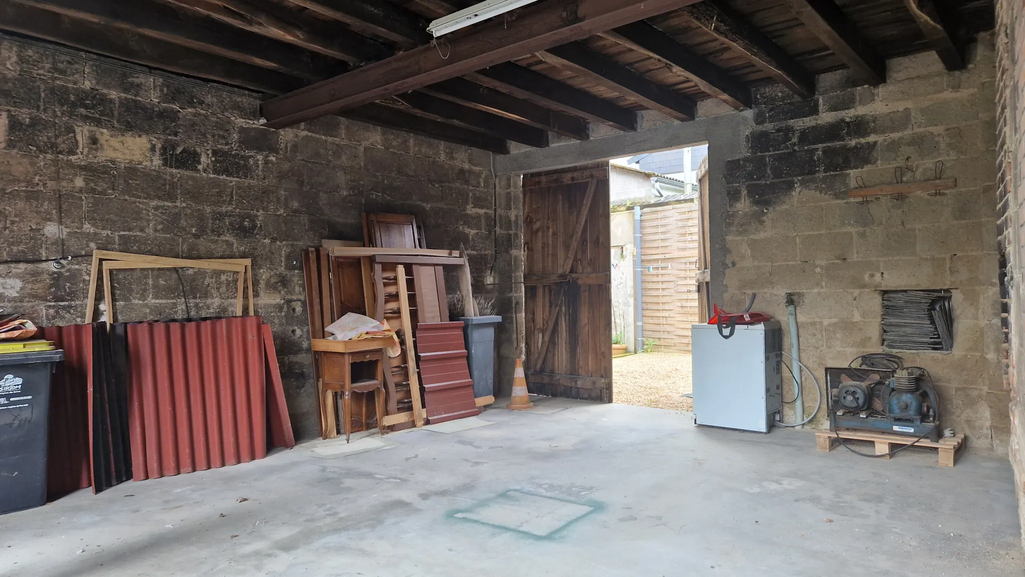 Maison en pierres des années 50 avec garage et studio à Arnac-Pompadour 