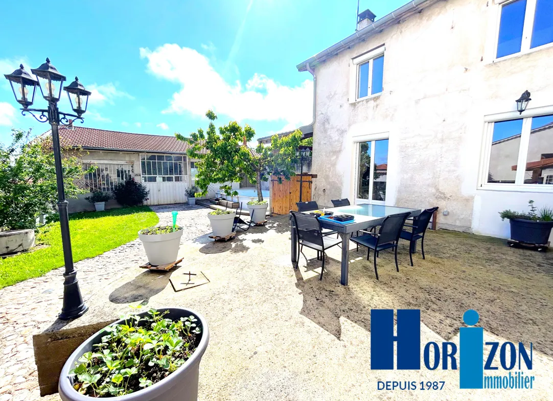 Grande Maison Familiale Rénovée à Magneux Haute Rive avec Terrain et Piscine 