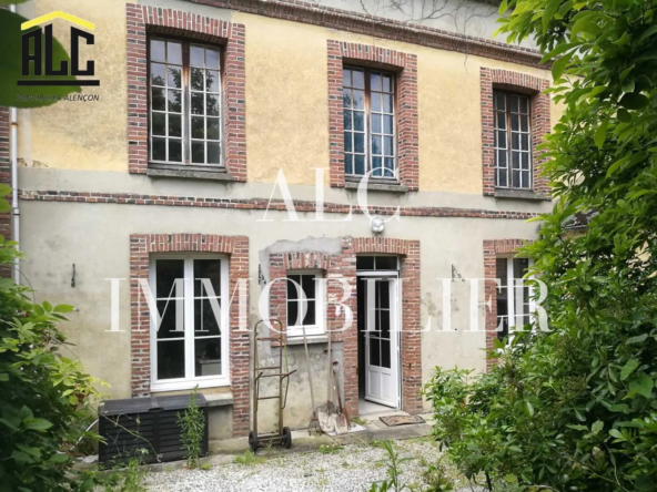 Maison spacieuse de 109 m² à Courtomer avec jardin