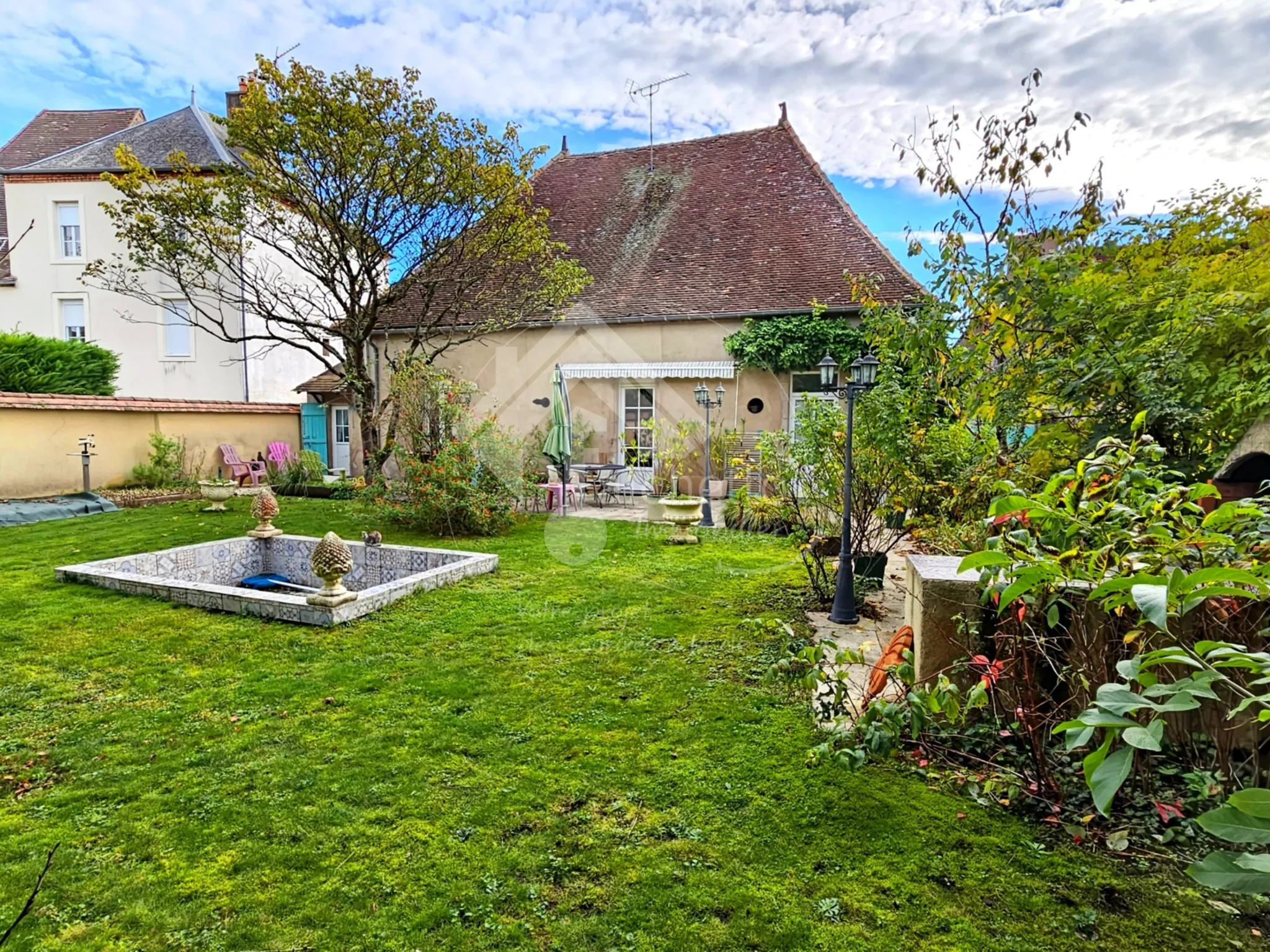 Maison de Plain-pied à Vaumas avec Terrain et Studio Indépendant 