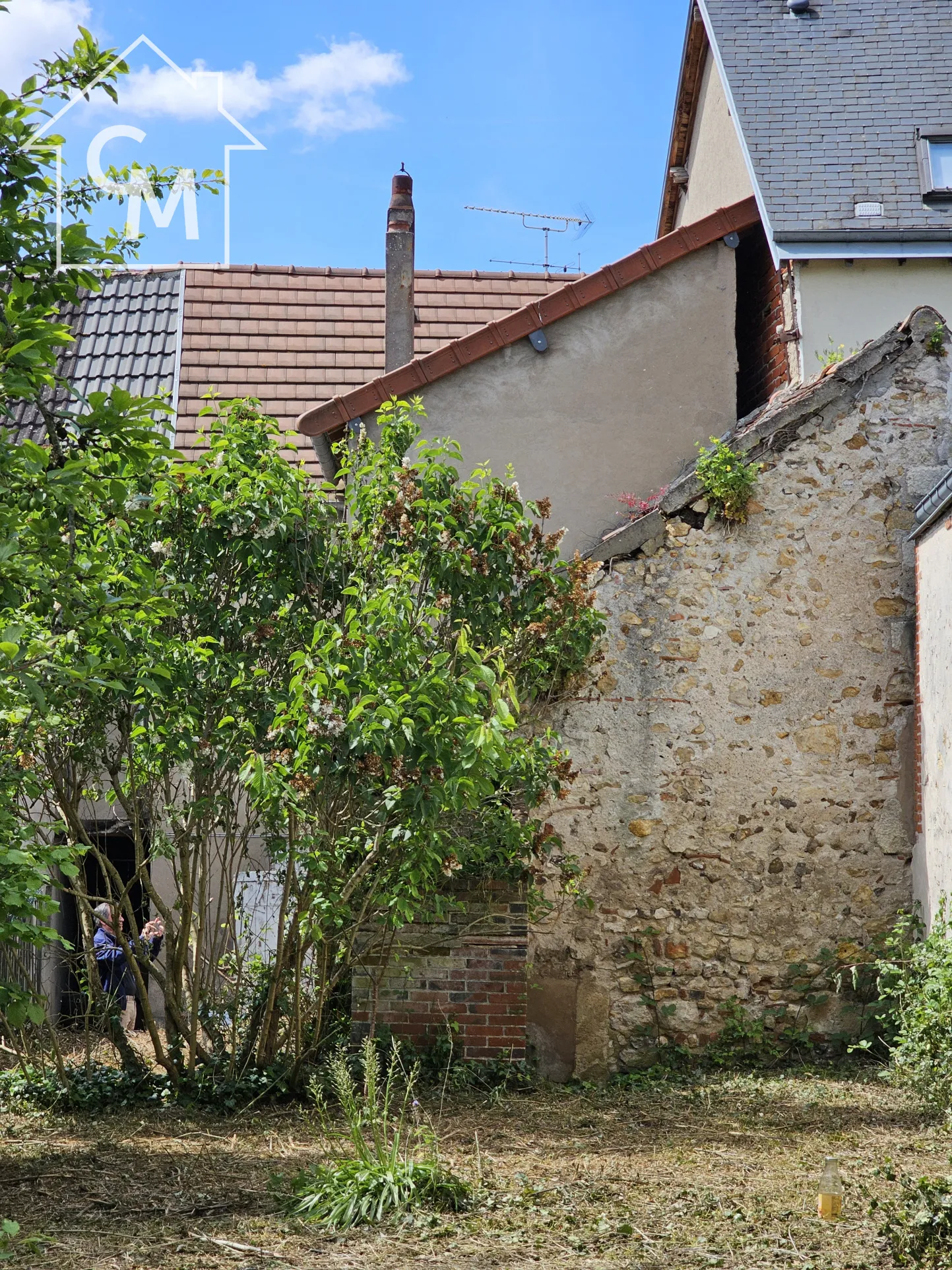 Maison de ville à vendre à Gien avec jardin - 42,900 € 