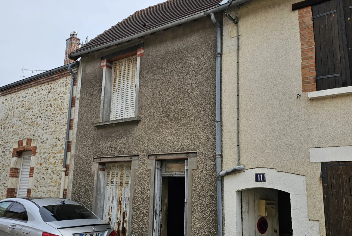 Maison de ville à vendre à Gien avec jardin - 42,900 € 