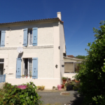 Maison à rénover avec jardin à St Savinien - 3 chambres