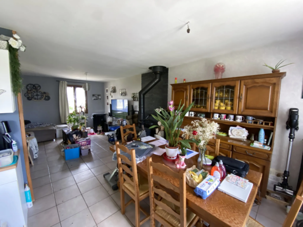 Maison à fort potentiel avec piscine à Neuilly sous Clermont