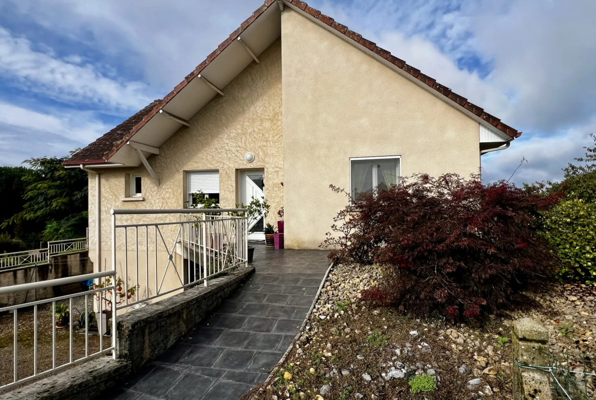 Maison à vendre à Saint-Hilaire-Peyroux - 224 500 EUR 