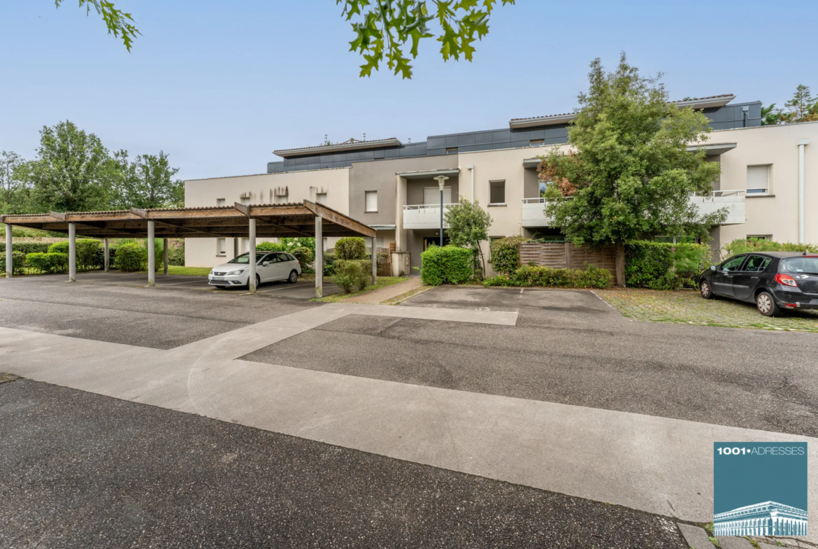 Appartement trois pièces avec balcon et deux parkings à Mérignac 