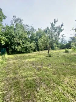 Terrain constructible de 848 m² à Meulan, proche clinique et gare 