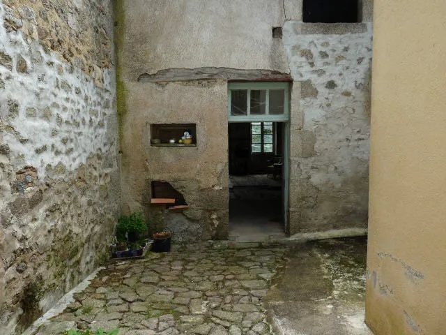 Maison mitoyenne à rénover à Piegut Pluviers, Dordogne 