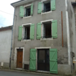 Maison mitoyenne à rénover à Piegut Pluviers, Dordogne