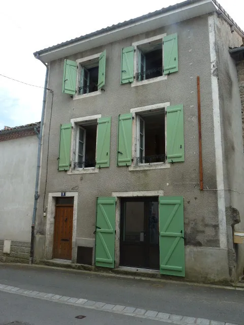 Maison mitoyenne à rénover à Piegut Pluviers, Dordogne 