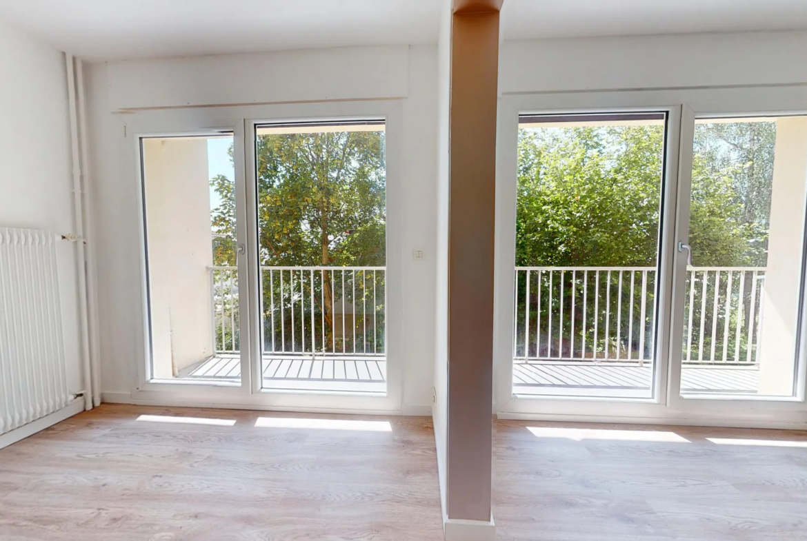 Bel appartement rénové avec balcon dans le quartier Chaprais à Besançon 