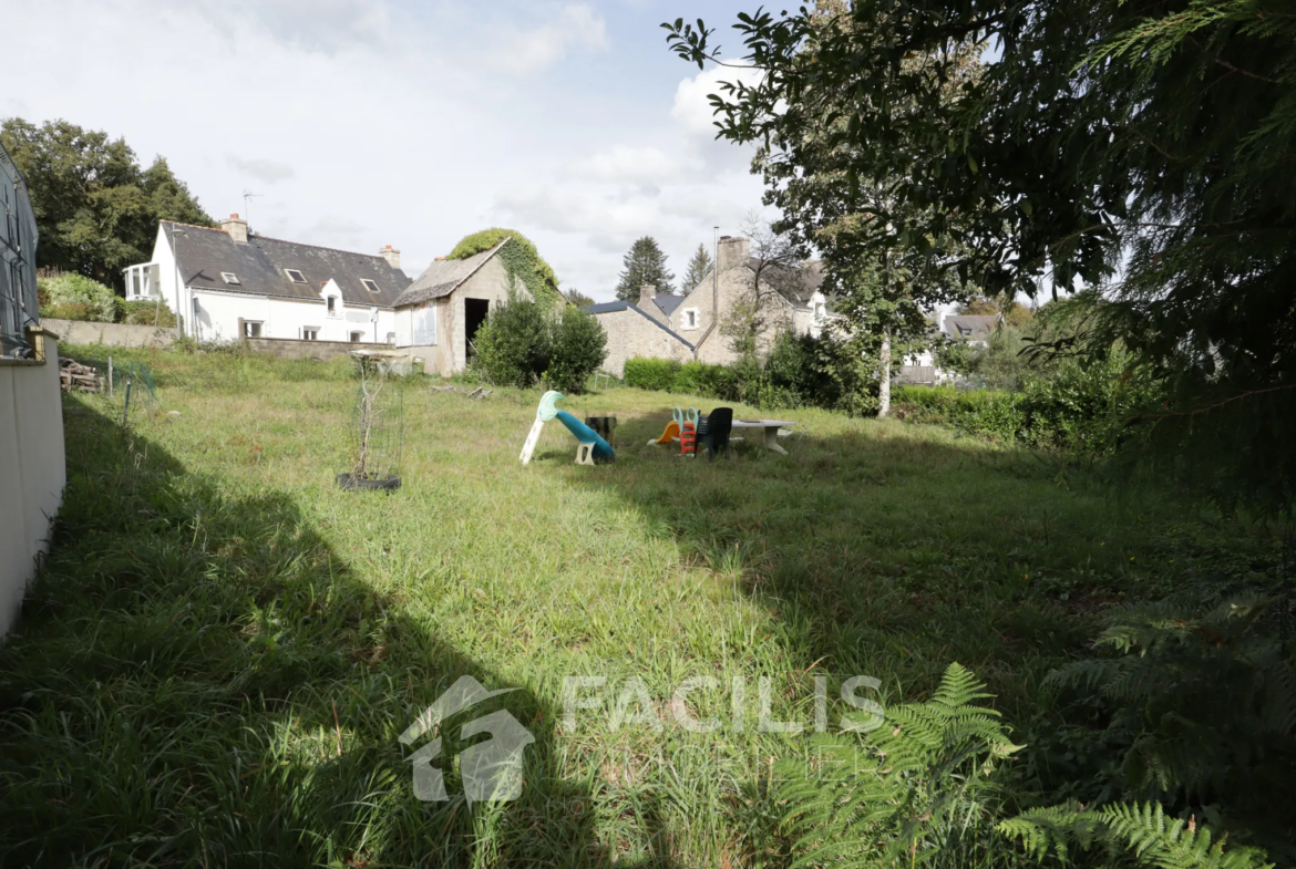 Terrain constructible non viabilisé à Quistinic - 812 m² 