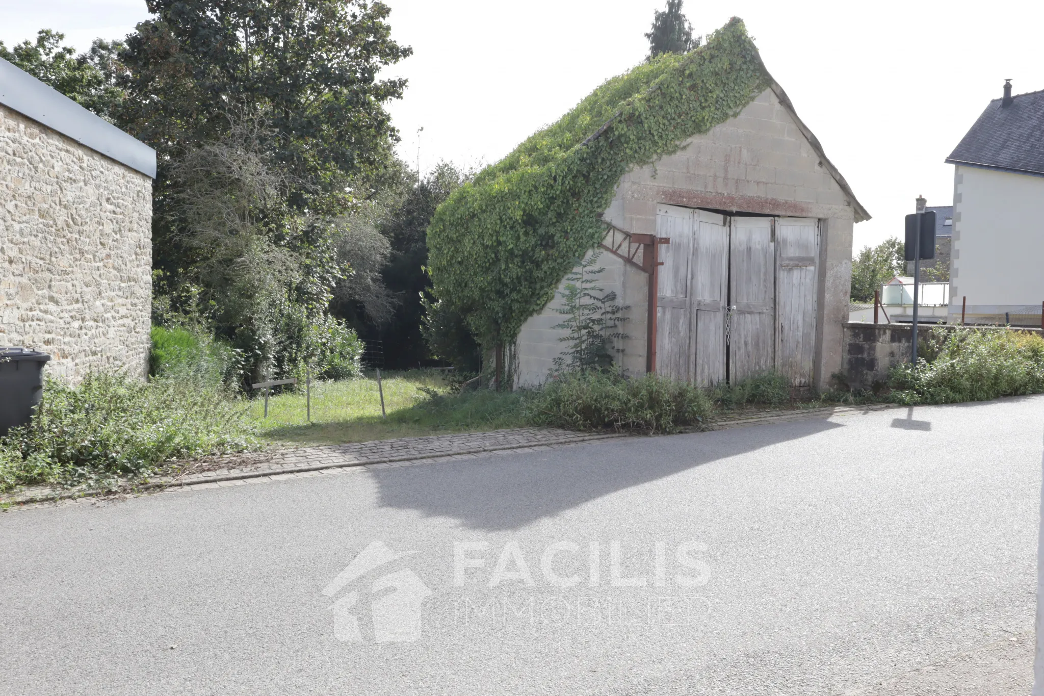 Terrain constructible non viabilisé à Quistinic - 812 m² 