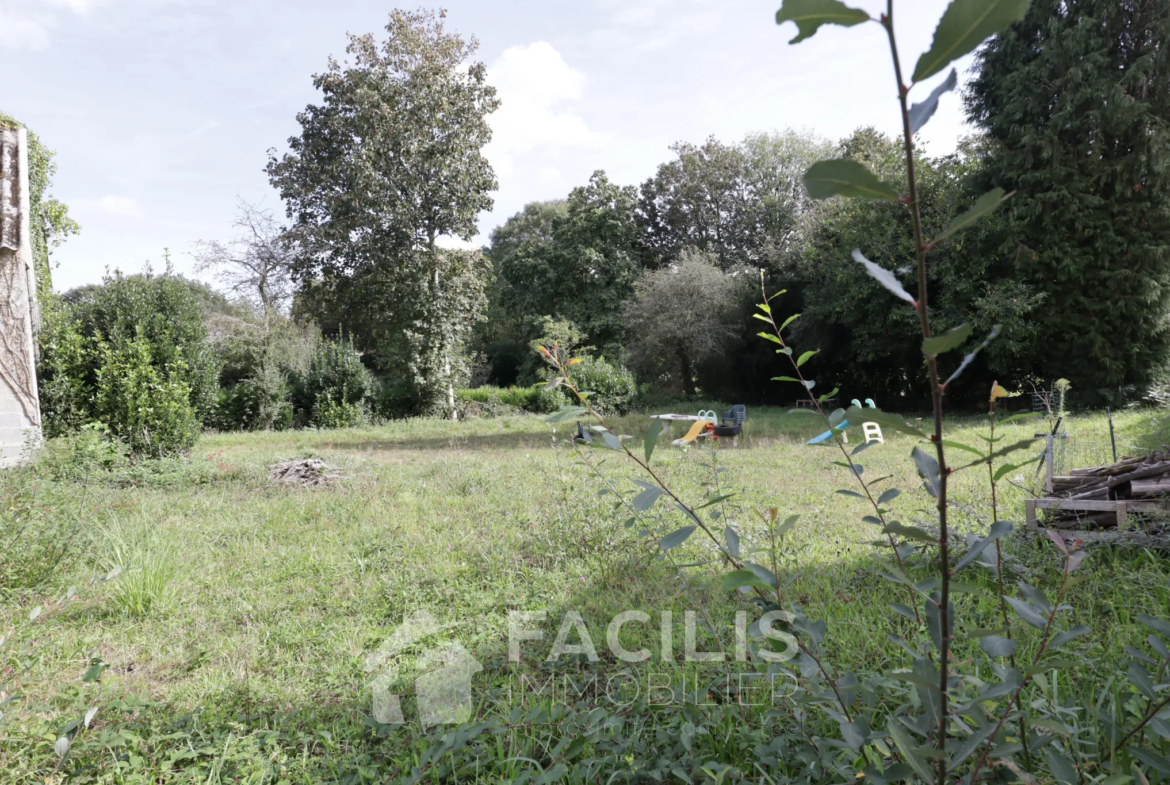 Terrain constructible non viabilisé à Quistinic - 812 m² 