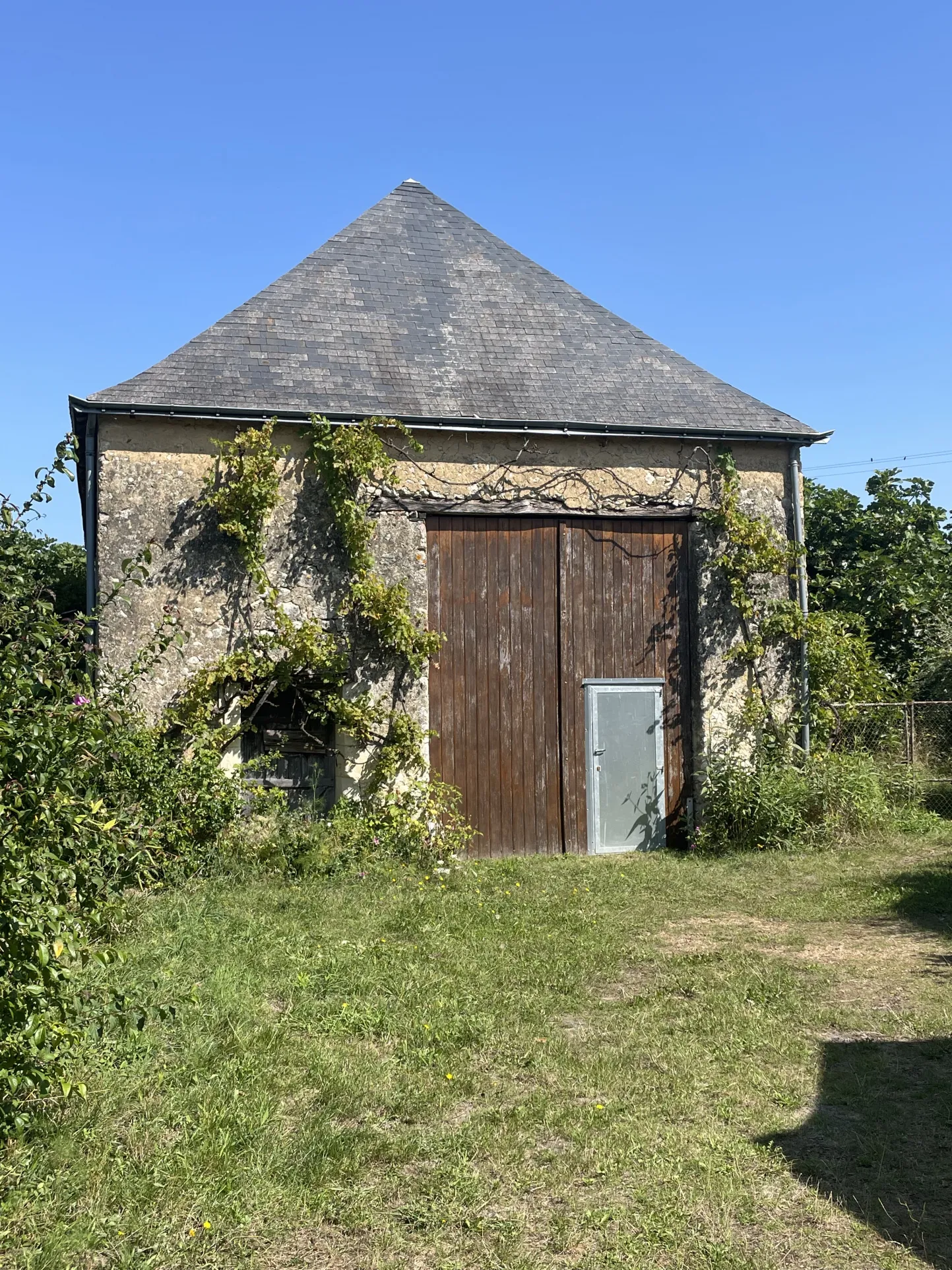 À vendre : Ensemble immobilier à NOYANT-VILLAGES 