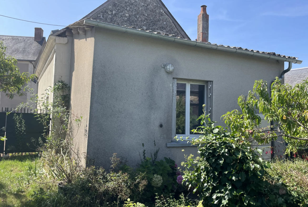 À vendre : Ensemble immobilier à NOYANT-VILLAGES 