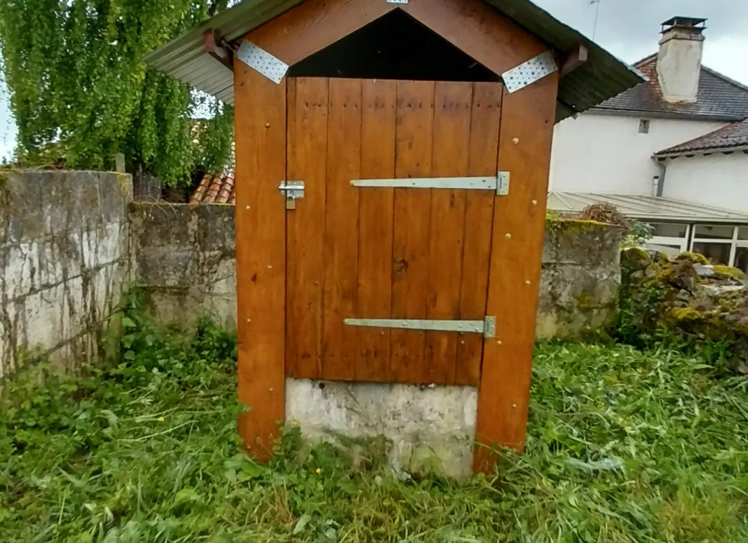 Maison en pierre à rénover dans le Périgord Vert 