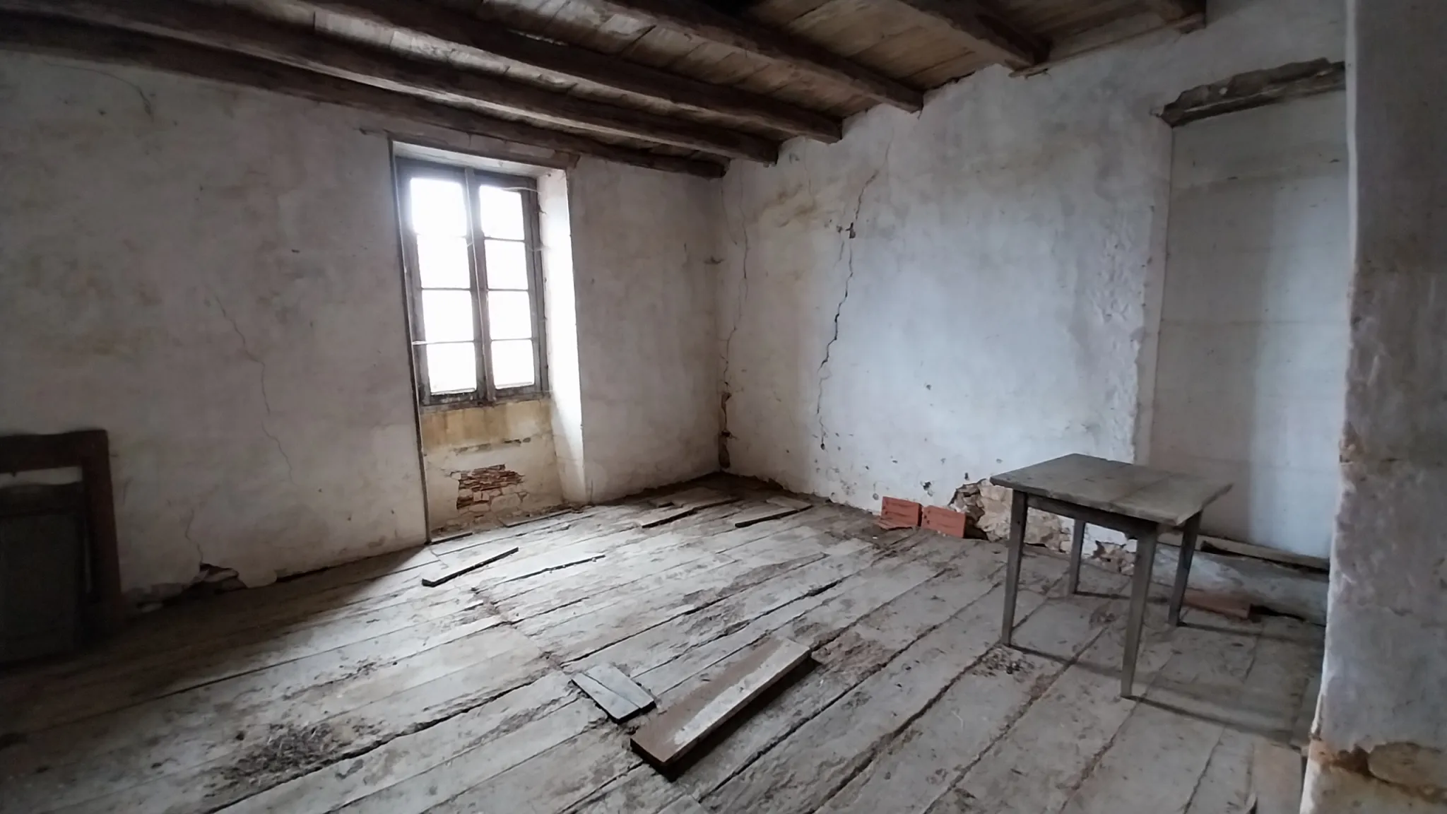 Maison en pierre à rénover dans le Périgord Vert 