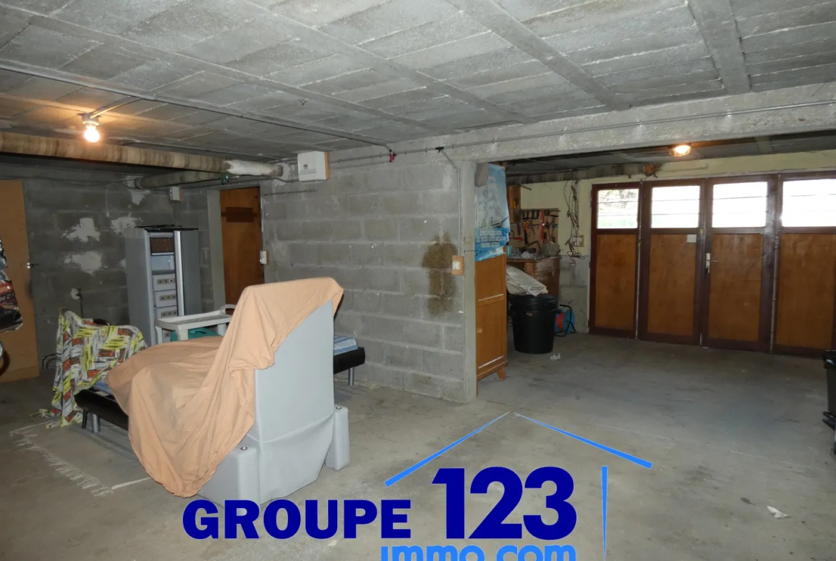 Vente d'un Charmant Pavillon à Joigny avec Balcon et Garage 