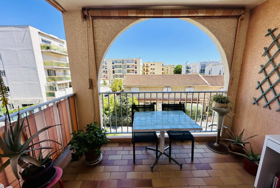 Appartement T4 80m² avec Terrasse et Garage à Six Fours Les Plages 