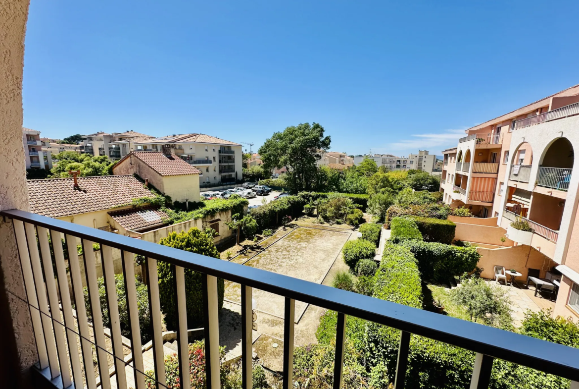 Appartement T4 80m² avec Terrasse et Garage à Six Fours Les Plages 