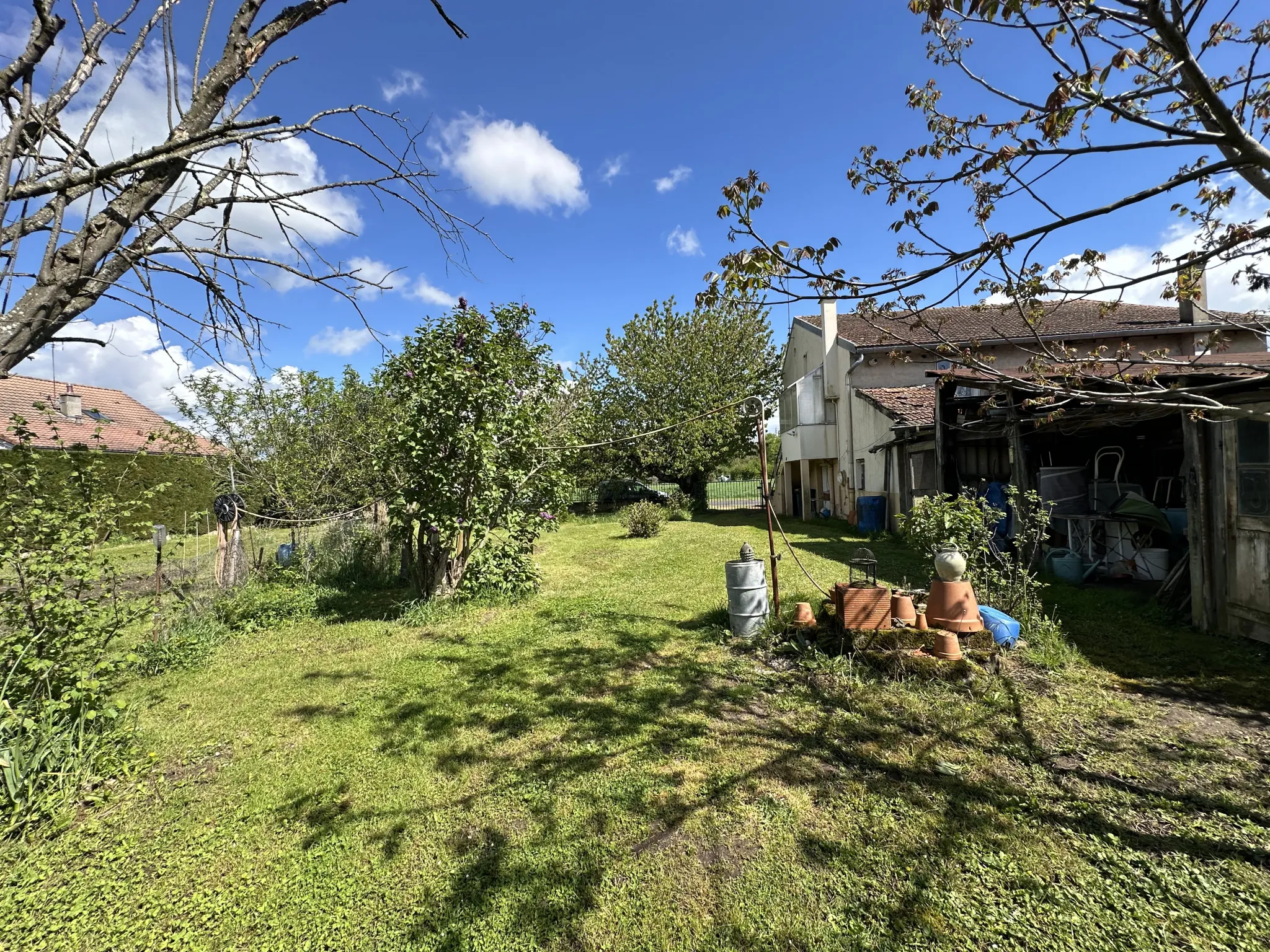 Maison à rénover avec 3325 m² de terrain à Bellerive-sur-Allier 