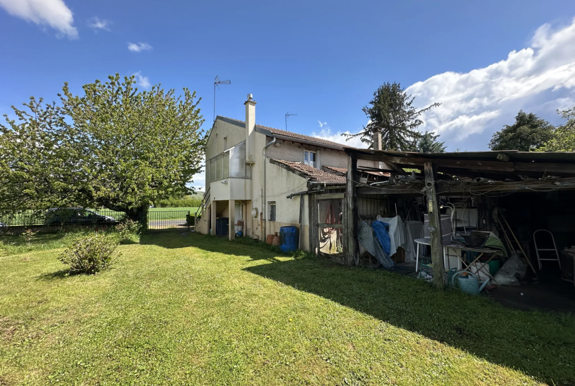 Maison à rénover avec 3325 m² de terrain à Bellerive-sur-Allier 