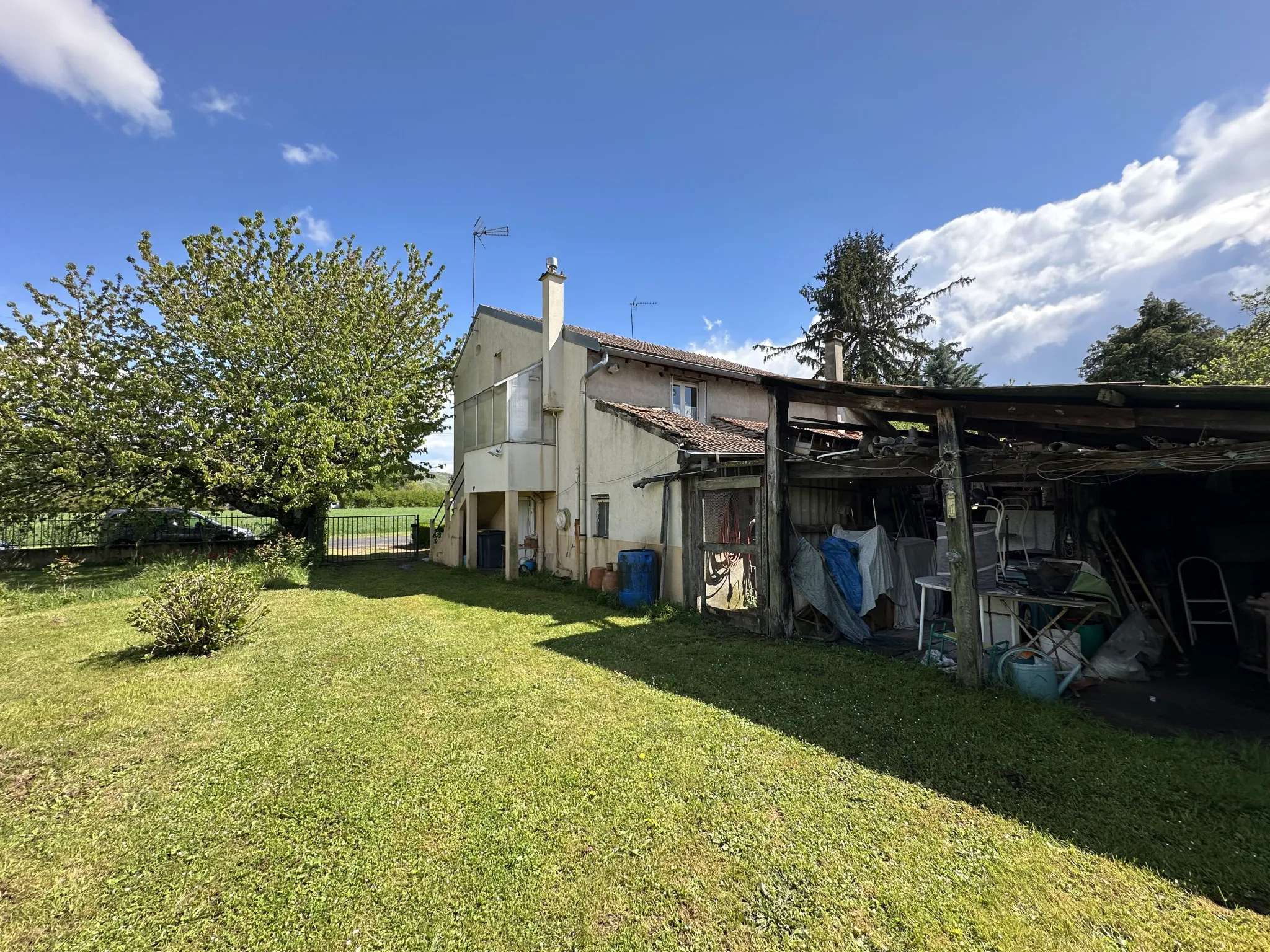 Maison à rénover avec 3325 m² de terrain à Bellerive-sur-Allier 