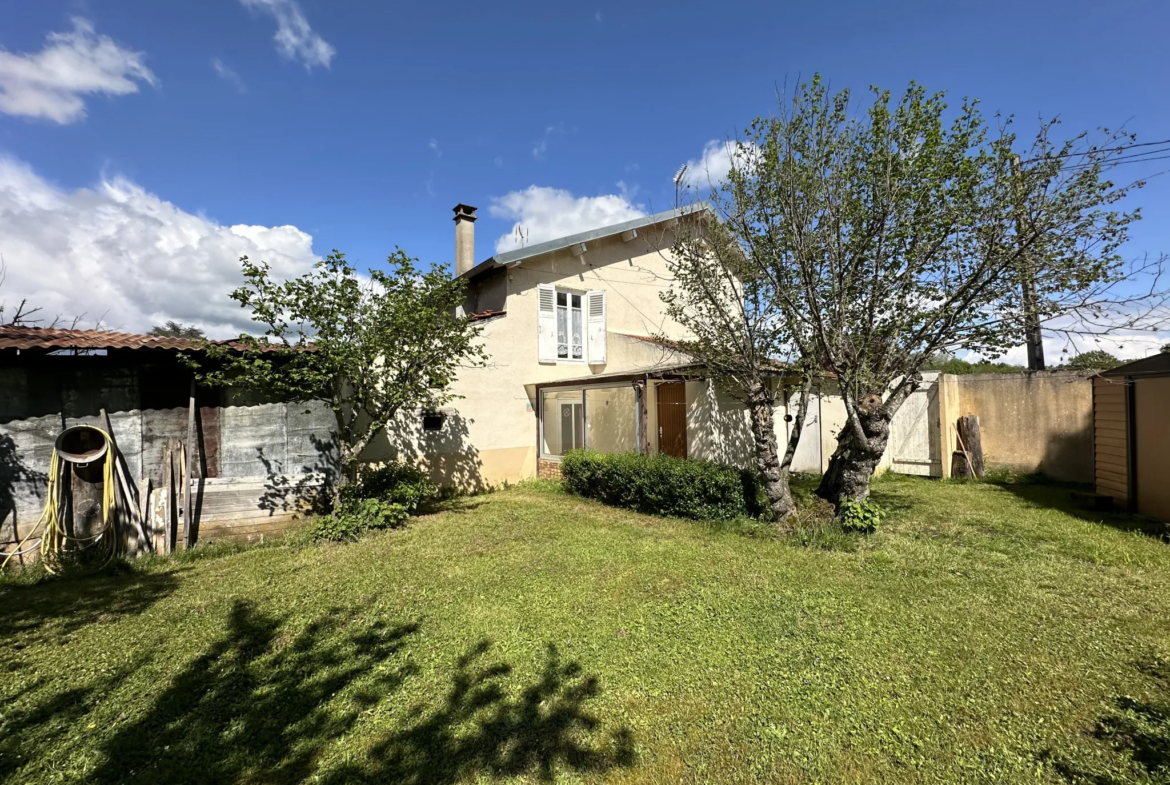 Maison à rénover avec 3325 m² de terrain à Bellerive-sur-Allier 