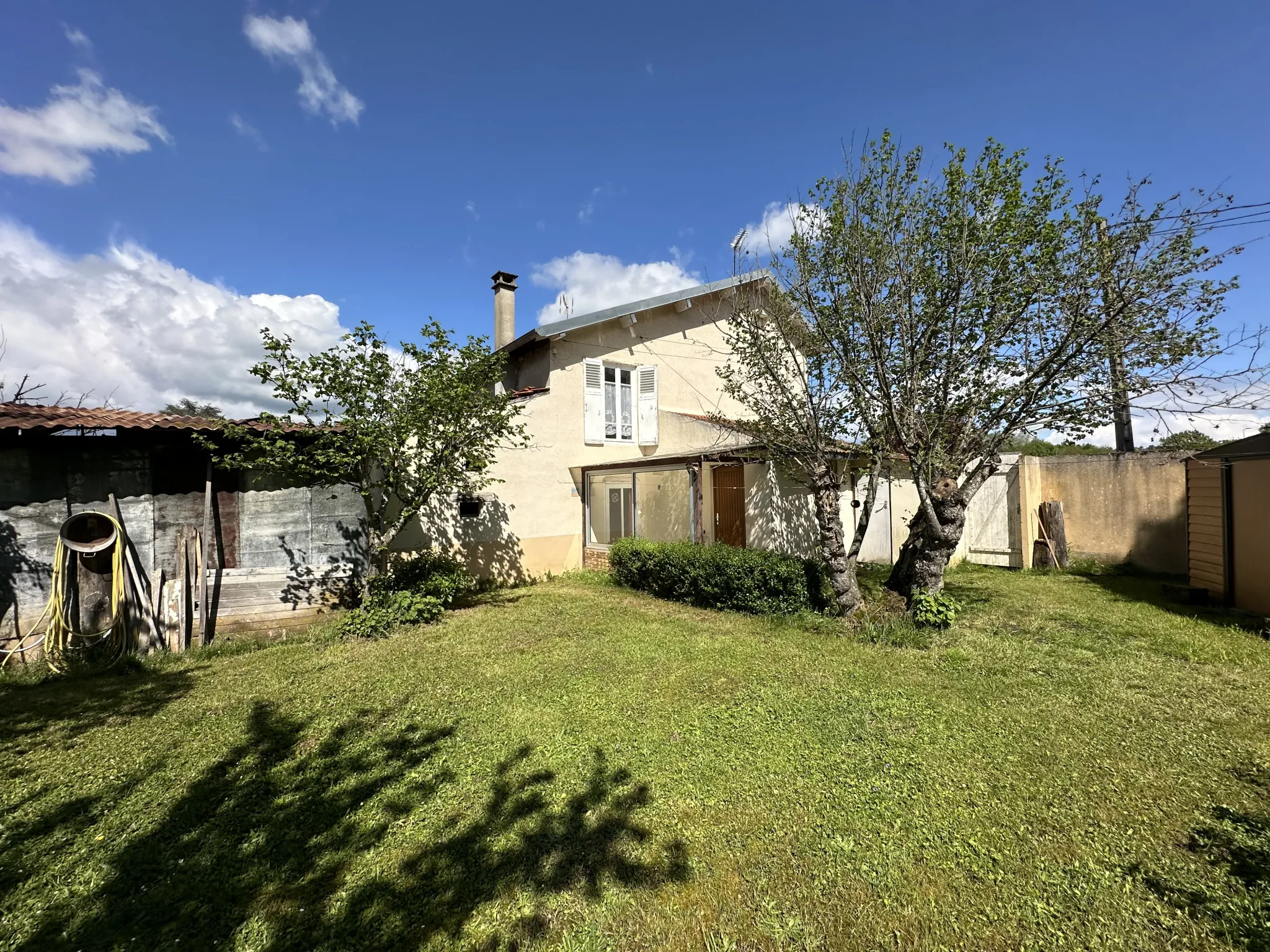 Maison à rénover avec 3325 m² de terrain à Bellerive-sur-Allier 