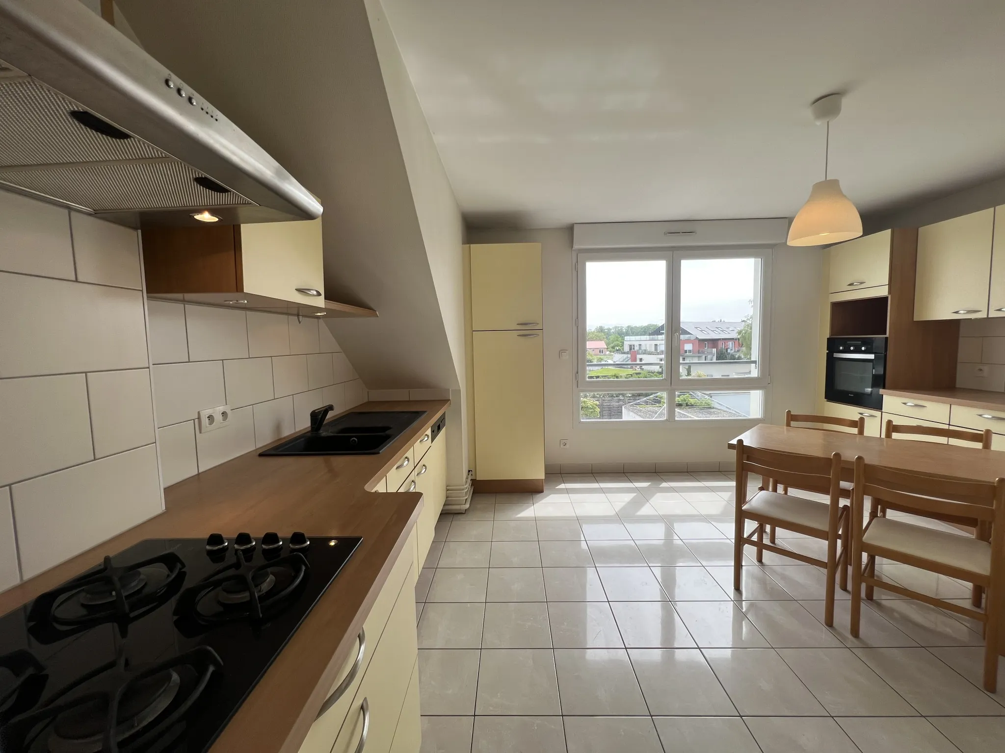 À vendre : Appartement 4 pièces en attique à Colmar avec terrasse 